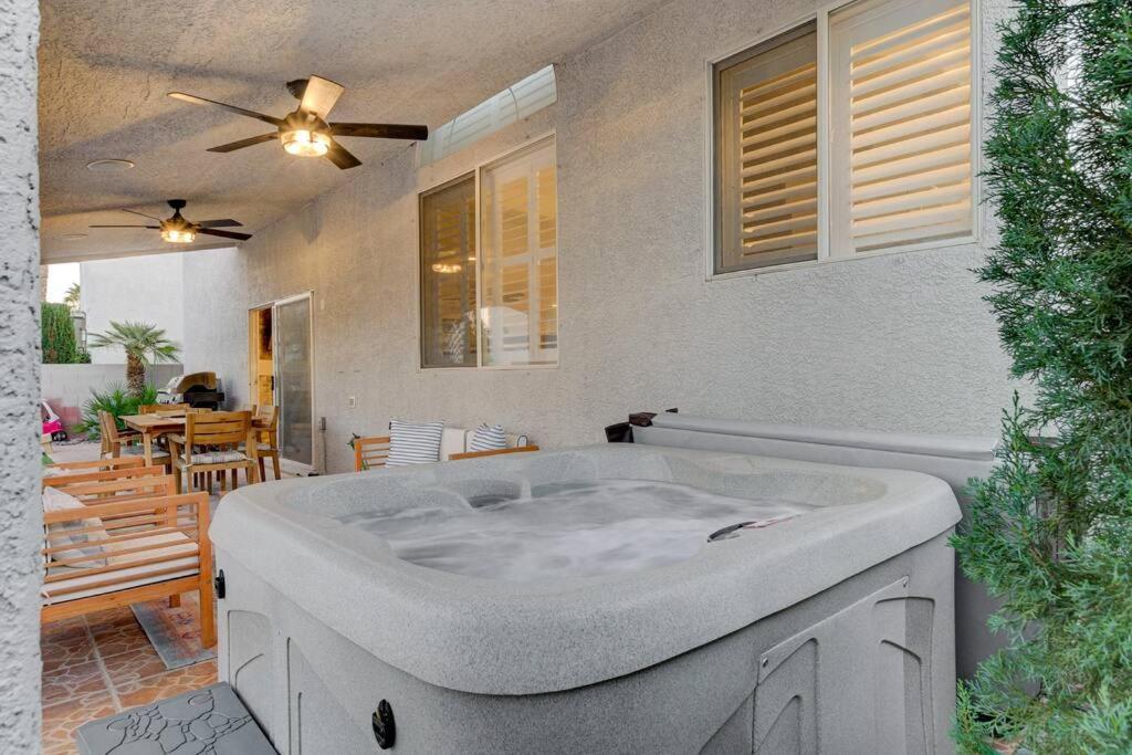 Villa Beautiful 5Br W/King Beds, Pool & Hot Tub, Games à Las Vegas Extérieur photo